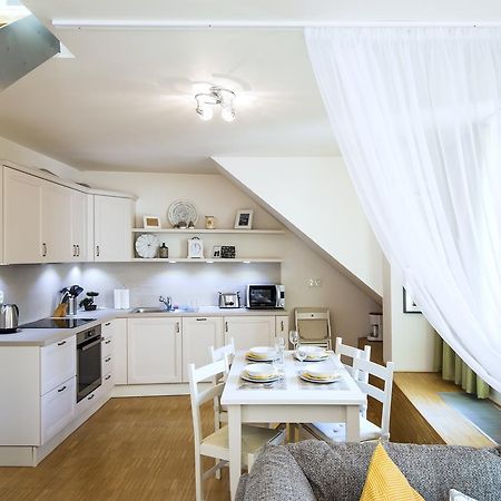 Modern Apartment Charvátova Praga Esterno foto