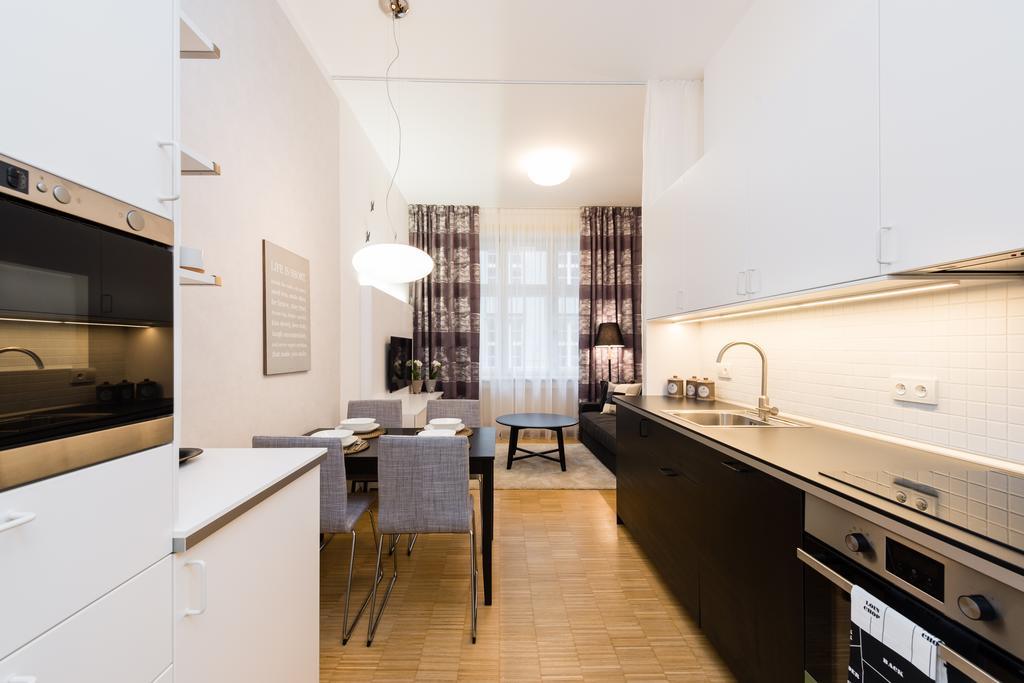 Modern Apartment Charvátova Praga Esterno foto