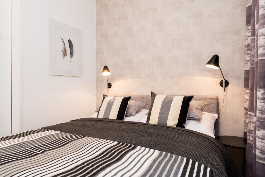 Modern Apartment Charvátova Praga Esterno foto