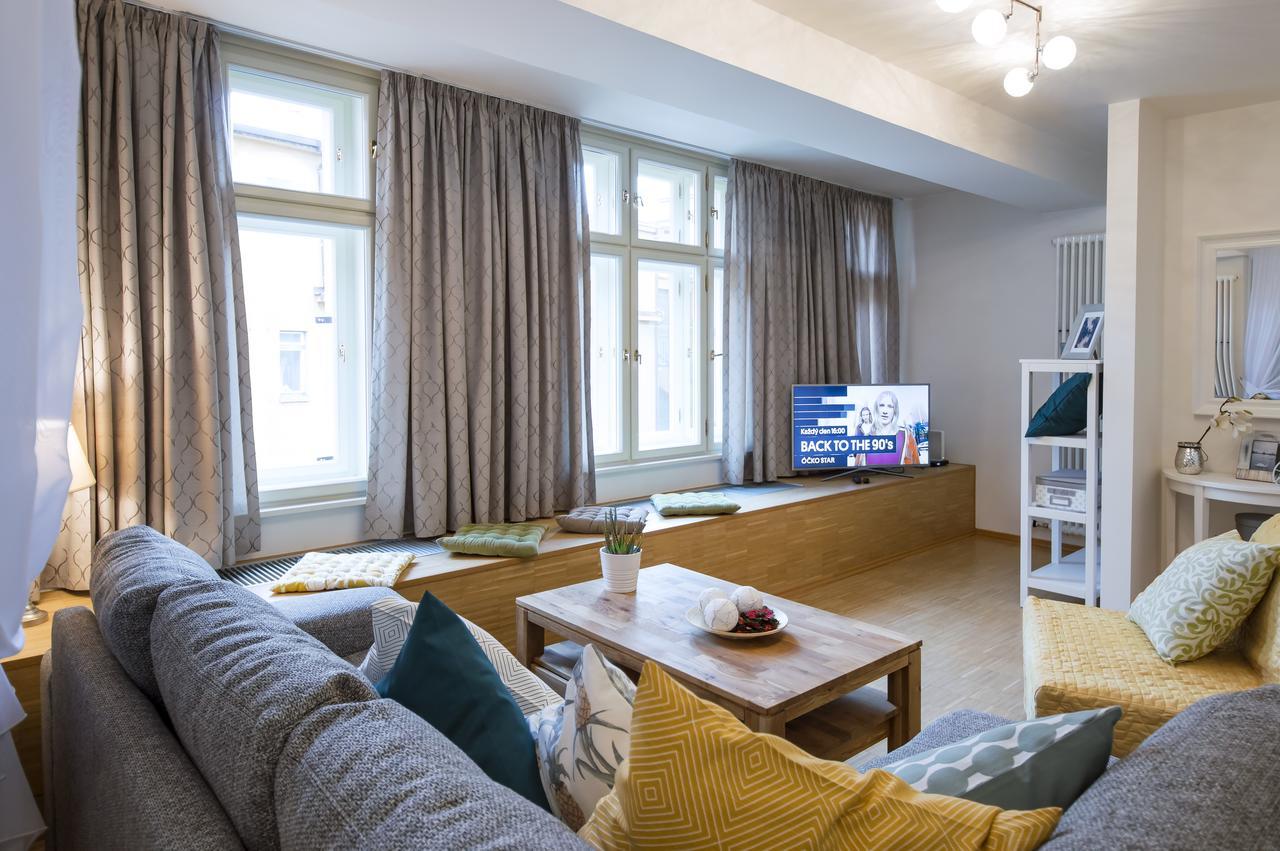 Modern Apartment Charvátova Praga Esterno foto