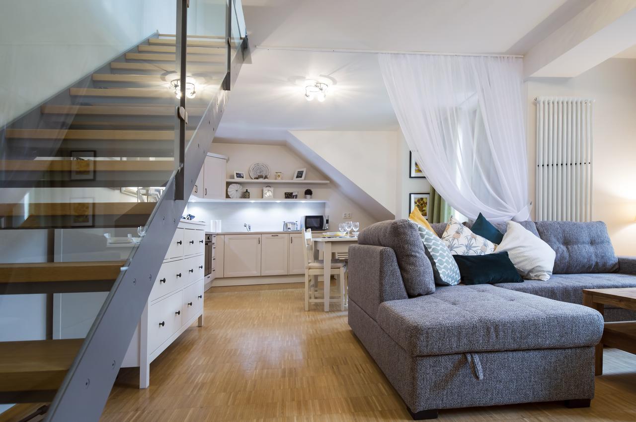 Modern Apartment Charvátova Praga Esterno foto