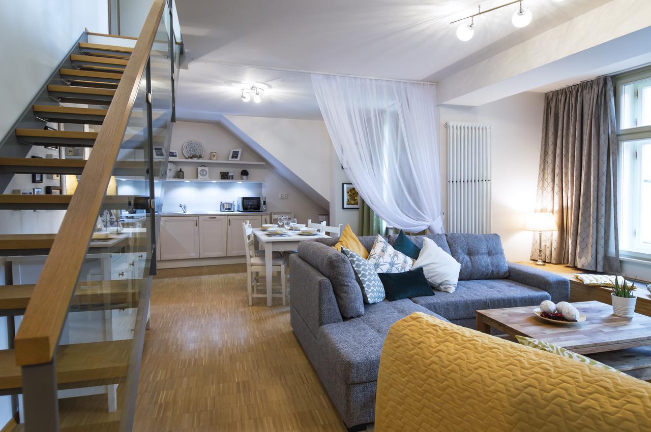 Modern Apartment Charvátova Praga Esterno foto