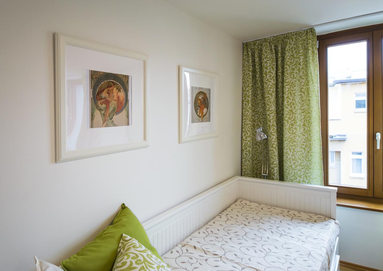 Modern Apartment Charvátova Praga Esterno foto