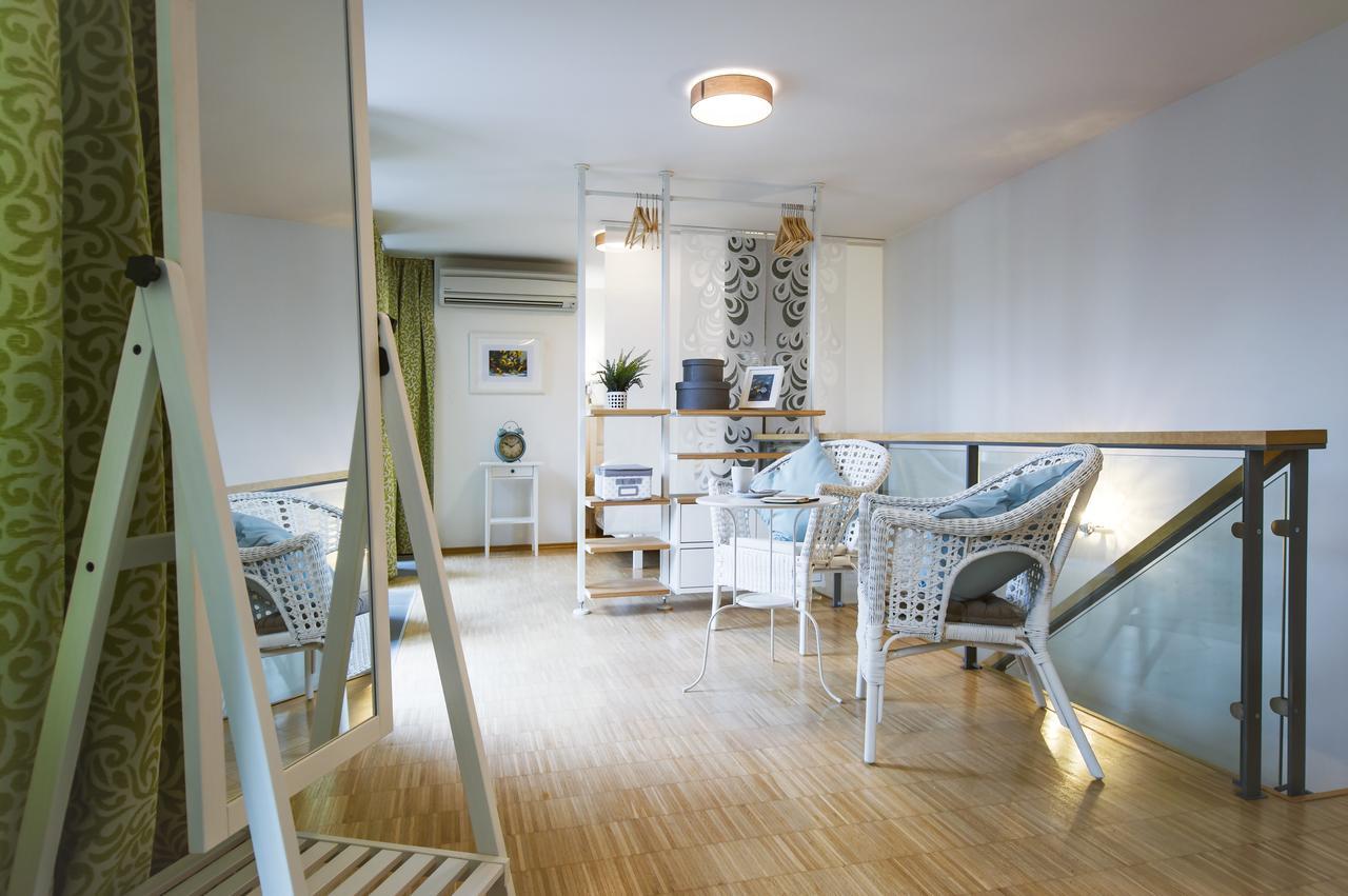 Modern Apartment Charvátova Praga Esterno foto