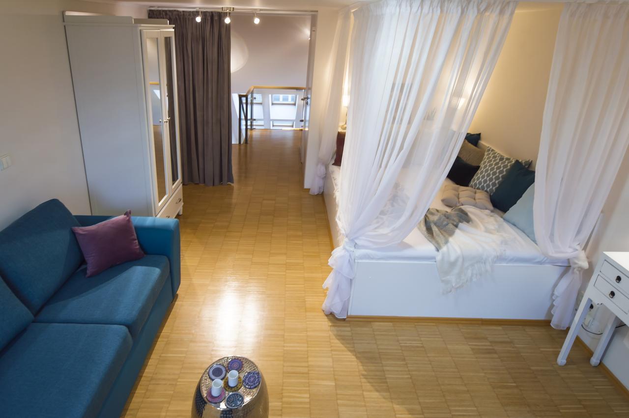 Modern Apartment Charvátova Praga Esterno foto