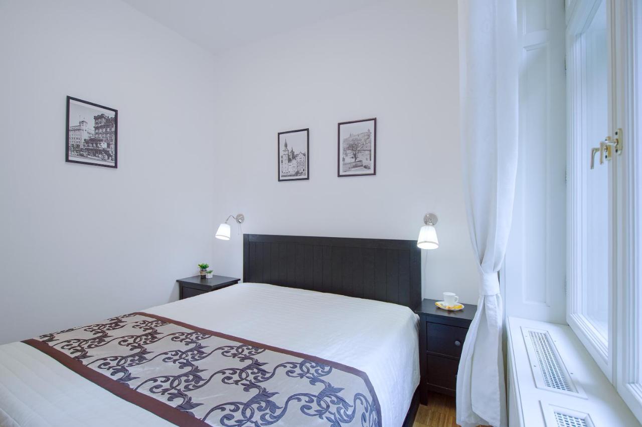 Modern Apartment Charvátova Praga Esterno foto