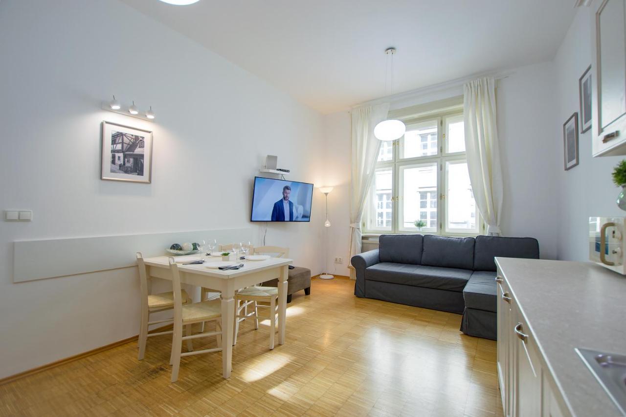 Modern Apartment Charvátova Praga Esterno foto