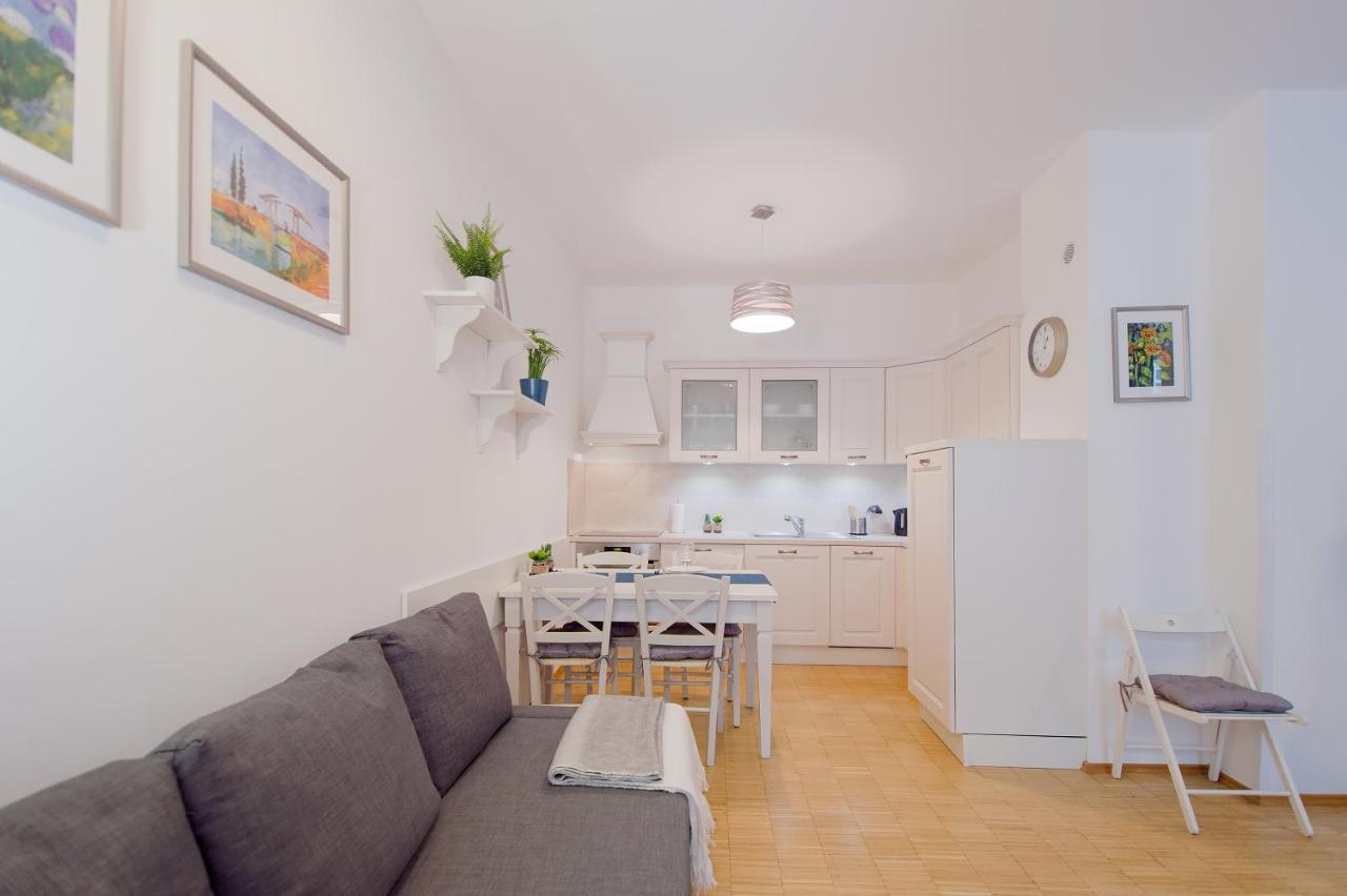 Modern Apartment Charvátova Praga Esterno foto